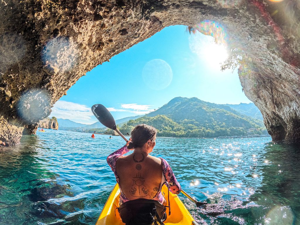 girl kayaking in puerto vallarta